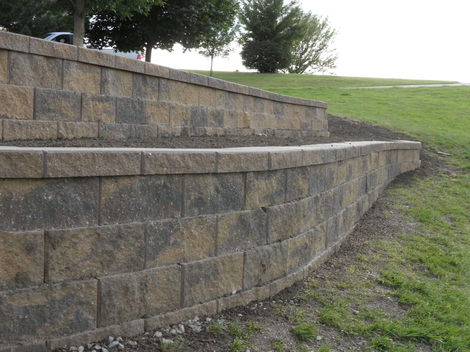 8 inch Sienna block retaining wall