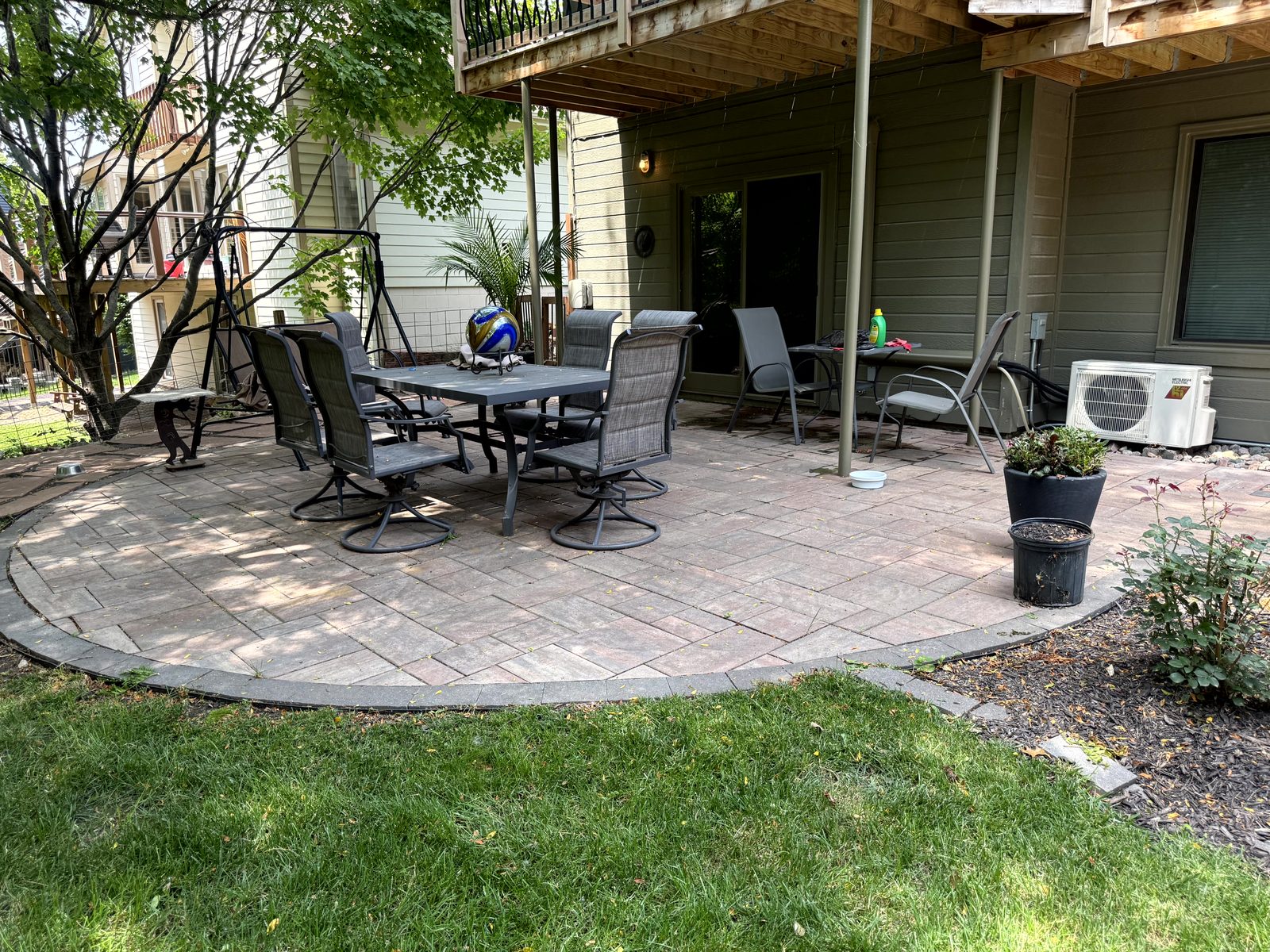 Paver patio dining area